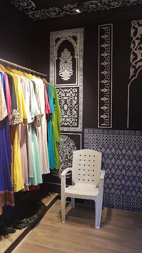 Label Shireen Shahana